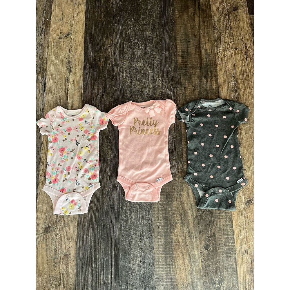 Gerber‎ Onsies For A Baby Girl  Size 0 -3 Months